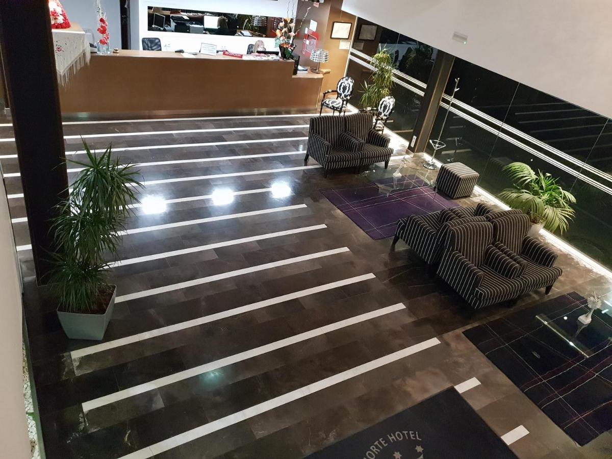 诺特酒店 Villanueva de Gállego 外观 照片
